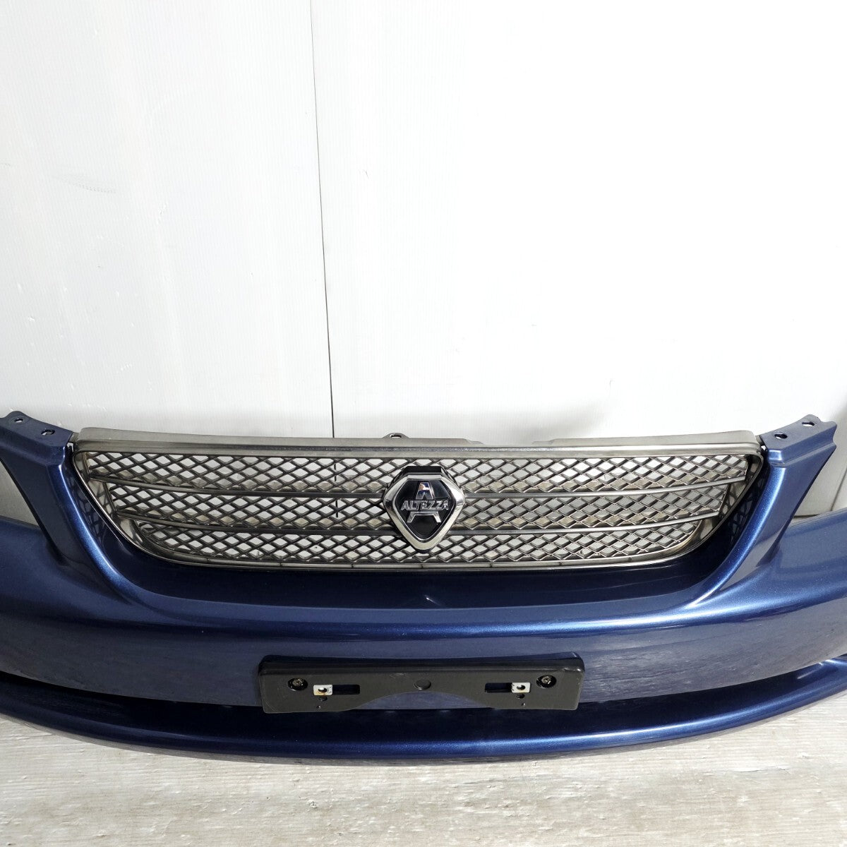 Toyota Altezza JCE10W Gita Front Bumper w/ Fog Lights and Grille