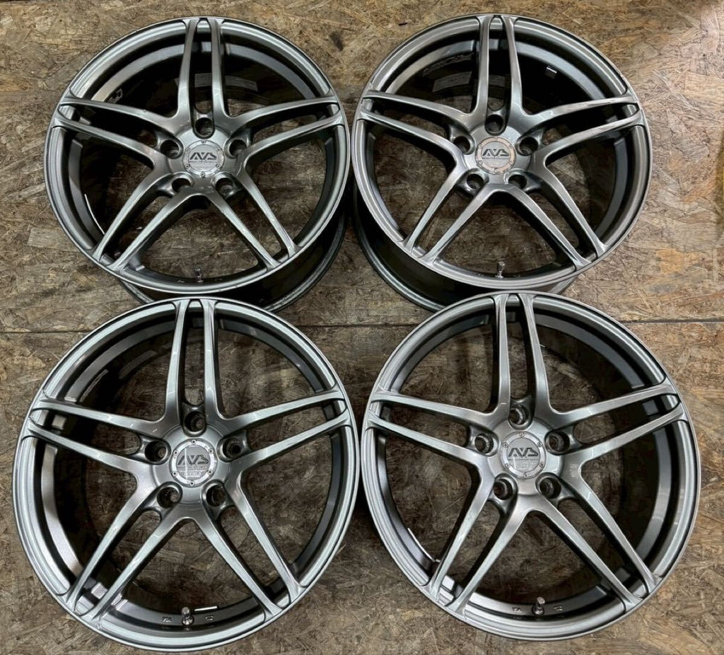 AVS Model 5 17-inch 8J+30 5x114.3
