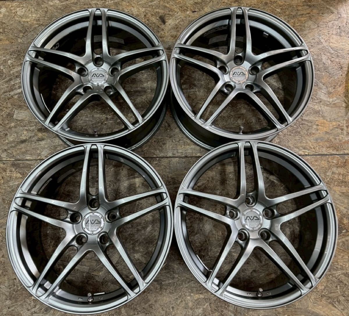 AVS Model 5 17-inch 8J+30 5x114.3