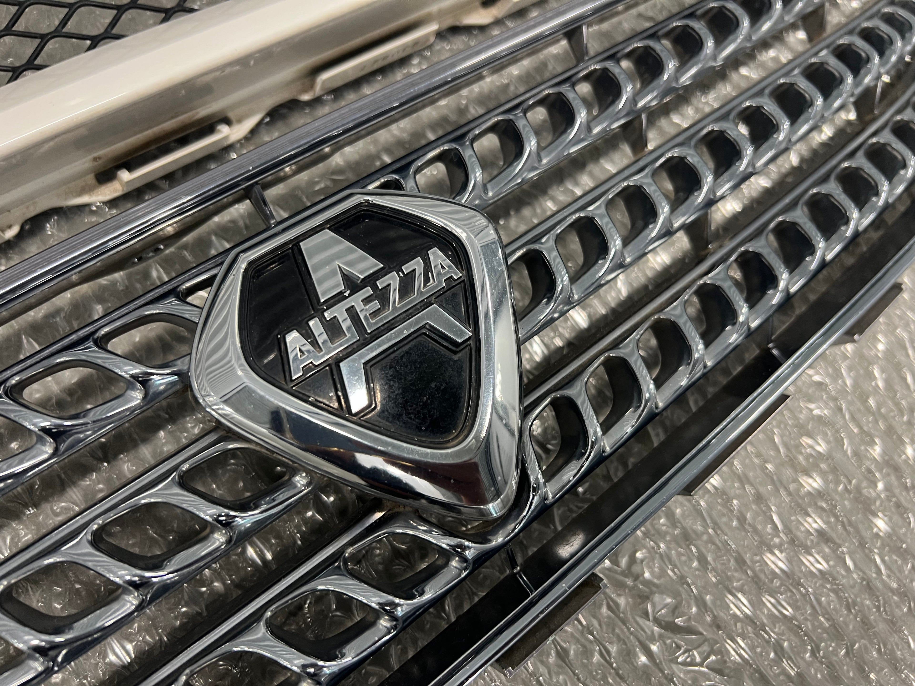 Genuine OEM Altezza SXE10/GXE10 Front Grille