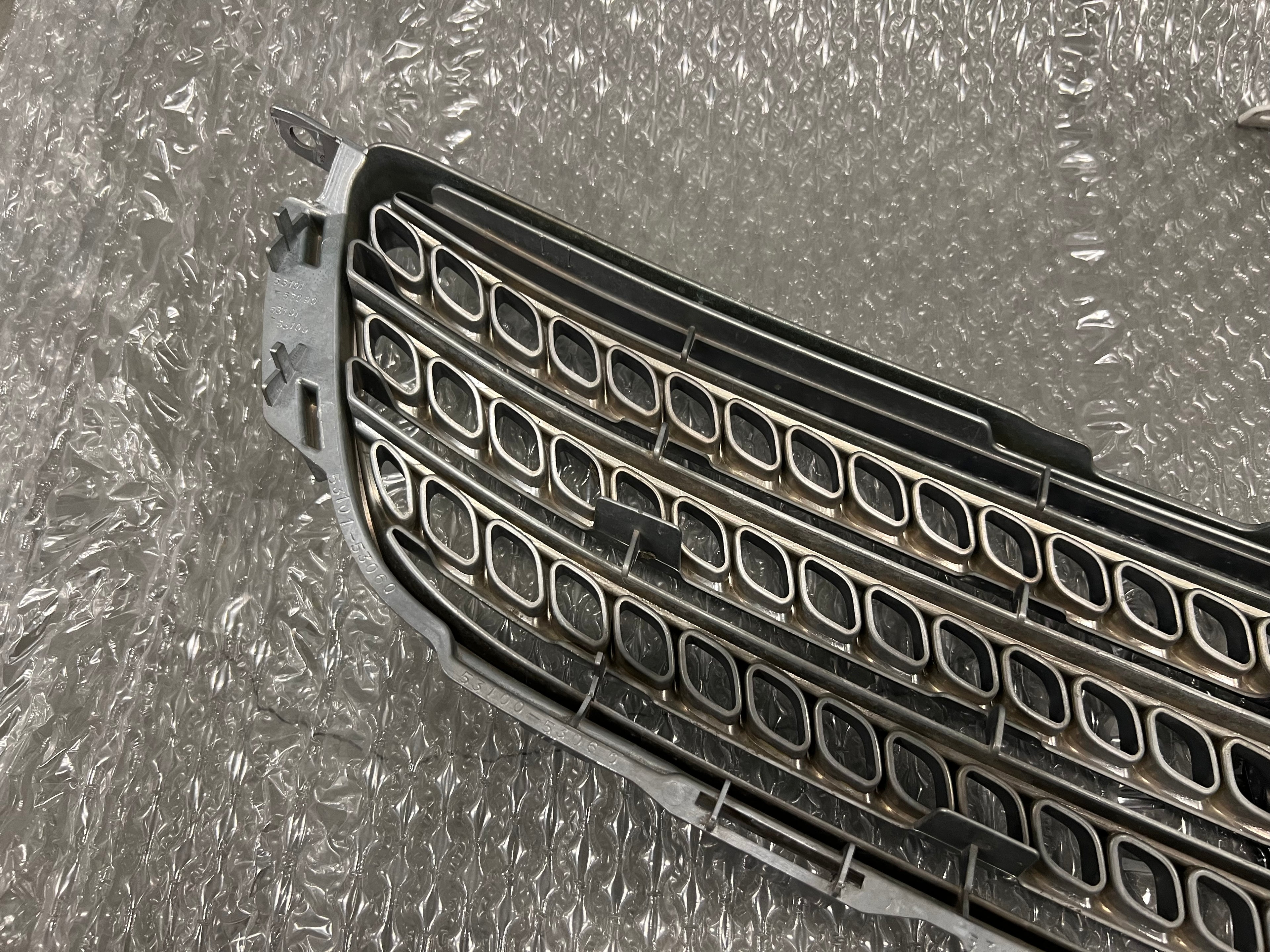 Genuine OEM Altezza SXE10/GXE10 Front Grille