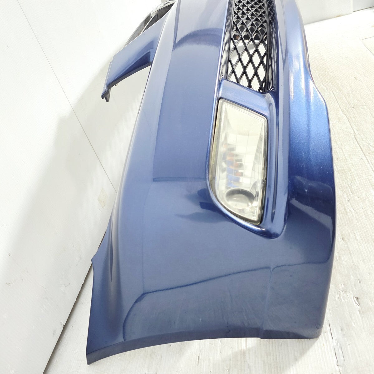 Toyota Altezza JCE10W Gita Front Bumper w/ Fog Lights and Grille