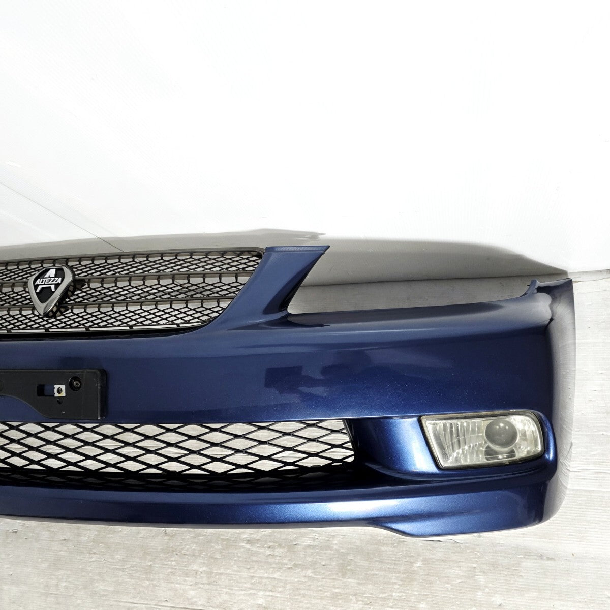 Toyota Altezza JCE10W Gita Front Bumper w/ Fog Lights and Grille